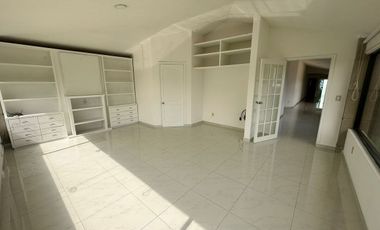 SE RENTA CASA EN CONDADO DE SAYAVEDRA