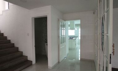 SE RENTA CASA EN CONDADO DE SAYAVEDRA