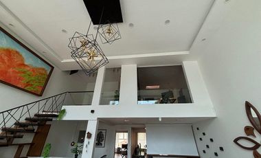 Casa con uso de suelo en Venta en Miramontes