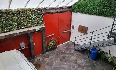 Casa con uso de suelo en Venta en Miramontes