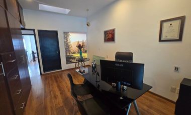 Casa con uso de suelo en Venta en Miramontes