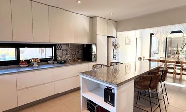 CASA 5 AMBIENTES EN VENTA, BARRIO PRIVADO MATISSE, LOS CARDALES