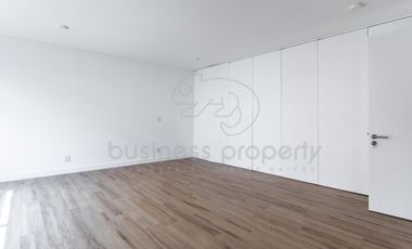 Hermosa Casa dentro de la Sexta Sección de Lomas Verdes