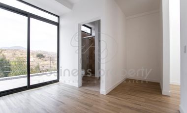 Hermosa Casa dentro de la Sexta Sección de Lomas Verdes
