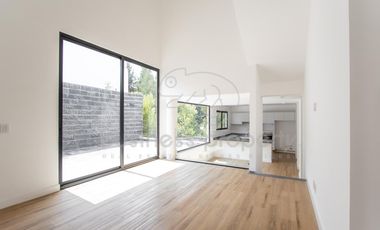Hermosa Casa dentro de la Sexta Sección de Lomas Verdes