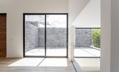 Hermosa Casa dentro de la Sexta Sección de Lomas Verdes