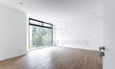 Hermosa Casa dentro de la Sexta Sección de Lomas Verdes
