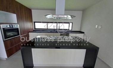 Hermosa Casa en Moncayo excelentes espacios y muy iluminada