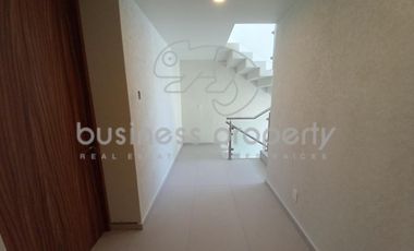 Hermosa Casa en Moncayo excelentes espacios y muy iluminada