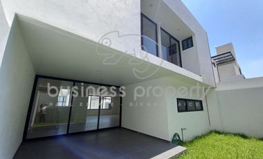 Hermosa Casa en Moncayo excelentes espacios y muy iluminada