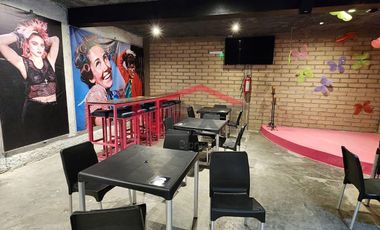 Venta de Local área comercial al frente, Palapa y Alberca
