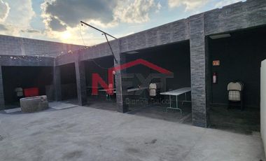 Venta de Local área comercial al frente, Palapa y Alberca