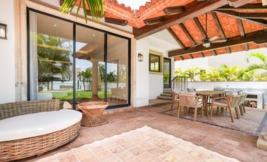 Casa en Renta frente a laguna de 4 recamaras amueblada en Isla Dorada Cancun Zona Hotelera