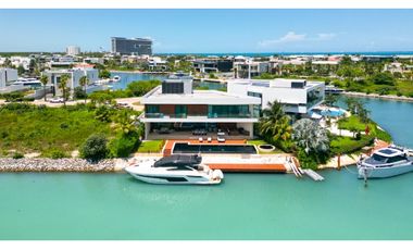 Casa de lujo en Puerto Cancun Canales de 5 recamaras amueblada en Renta en Cancun