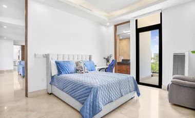 Casa de lujo en Puerto Cancun Canales de 5 recamaras amueblada en Renta en Cancun