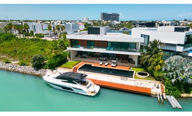 Casa de lujo en Puerto Cancun Canales de 5 recamaras amueblada en Renta en Cancun