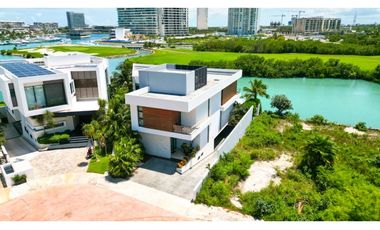 Casa de lujo en Puerto Cancun Canales de 5 recamaras amueblada en Renta en Cancun