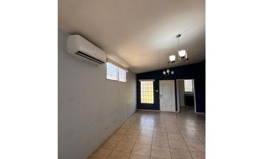 Venta de Casa en Brisas del Golf Arraijan