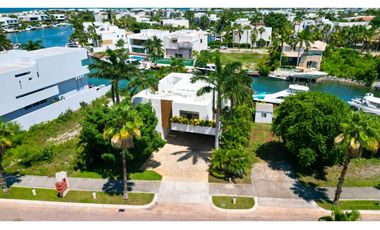 Casa de lujo en Renta Puerto Cancun Canales de 4 recamaras Amueblada en Cancun