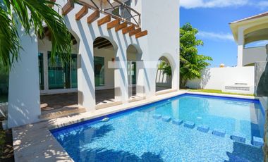 Casa en Isla Mujeres en Venta de 8 Recamaras Amueblada de Lujo para Renta Vacacional