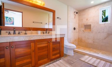 Casa en Isla Mujeres en Venta de 8 Recamaras Amueblada de Lujo para Renta Vacacional
