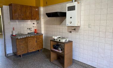 Casa 3 dormi-cochera-patio + dpto 2 dormi en venta