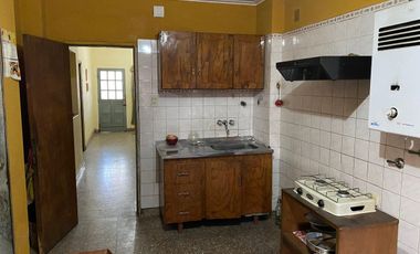 Casa 3 dormi-cochera-patio + dpto 2 dormi en venta