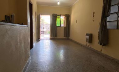Casa 3 dormi-cochera-patio + dpto 2 dormi en venta