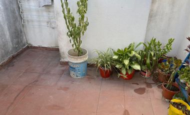 Casa 3 dormi-cochera-patio + dpto 2 dormi en venta