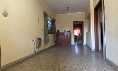 Casa 3 dormi-cochera-patio + dpto 2 dormi en venta