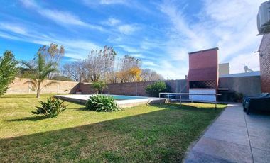 Casa Moderna apta a crédito en  Sauce Viejo