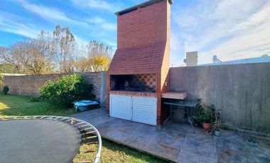 Casa Moderna apta a crédito en  Sauce Viejo