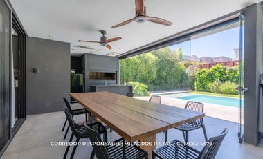 Casa 6 ambientes 717 m² en venta con cochera en Adrogué