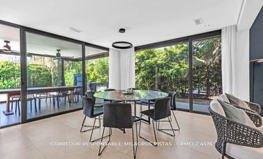Casa 6 ambientes 717 m² en venta con cochera en Adrogué