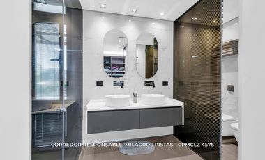 Casa 6 ambientes 717 m² en venta con cochera en Adrogué