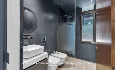 Casa 6 ambientes 717 m² en venta con cochera en Adrogué