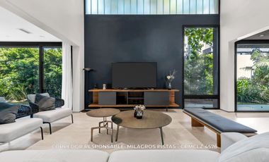 Casa 6 ambientes 717 m² en venta con cochera en Adrogué
