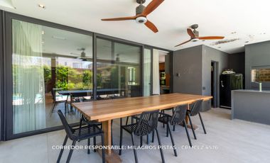 Casa 6 ambientes 717 m² en venta con cochera en Adrogué