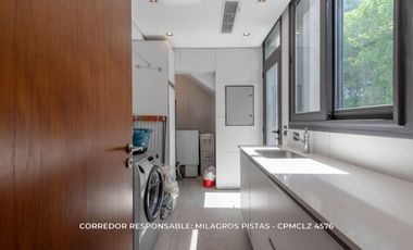Casa 6 ambientes 717 m² en venta con cochera en Adrogué