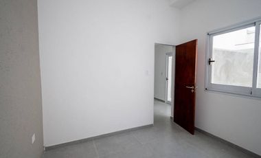 VENTA DE CASA  REFACCIONADA EN FOMENTO 9 DE JULIO