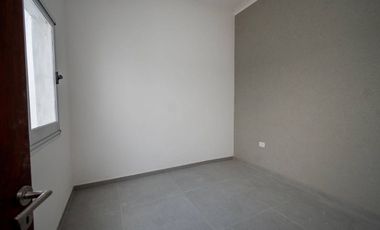 VENTA DE CASA  REFACCIONADA EN FOMENTO 9 DE JULIO