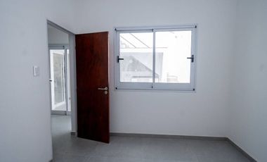 VENTA DE CASA  REFACCIONADA EN FOMENTO 9 DE JULIO