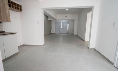 VENTA DE CASA  REFACCIONADA EN FOMENTO 9 DE JULIO