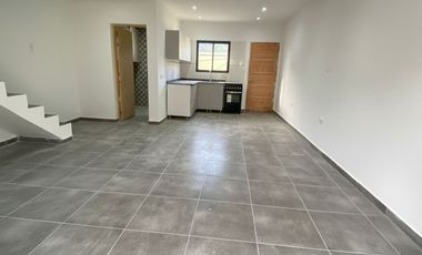 Dúplex en venta c/ cochera en Santa Teresita