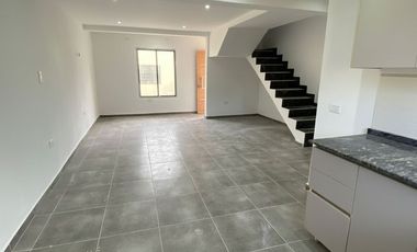 Dúplex en venta c/ cochera en Santa Teresita