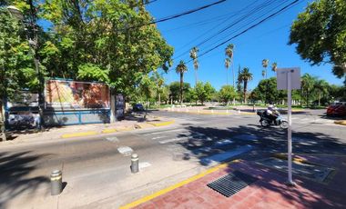 Venta Excelente Lote Esquina Área Fundacional