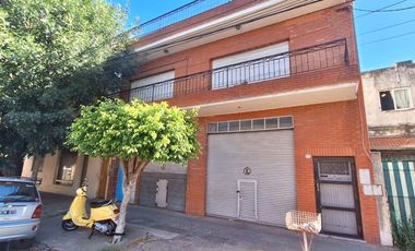 Venta PH 3 Amb + 2 Locales Ciudadela