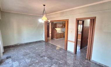 Venta PH 3 Amb + 2 Locales Ciudadela