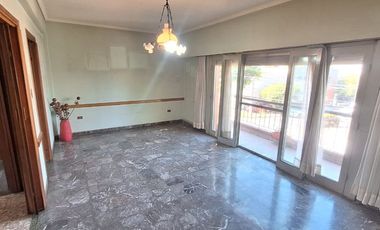 Venta PH 3 Amb + 2 Locales Ciudadela