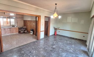 Venta PH 3 Amb + 2 Locales Ciudadela